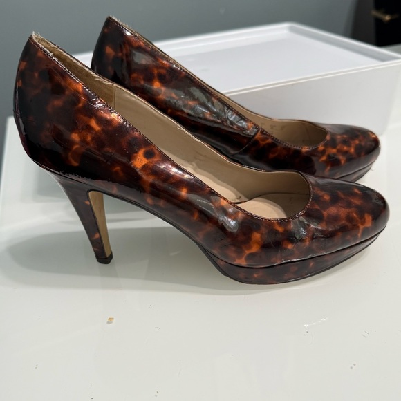 Nickels Tortoiseshell Patent Leather High Heel Pumps 7‎ - Picture 6 of 8